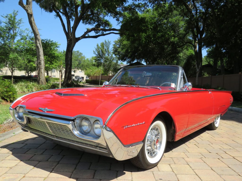 1961 FORD THUNDERBIRD